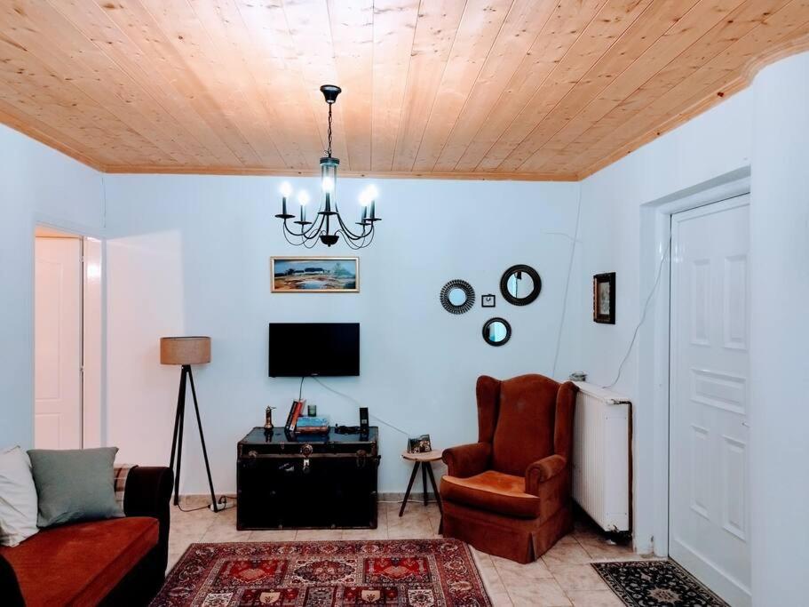 Cozy Cottage For 4 Lávdhas Eksteriør bilde